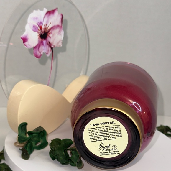 SCENT UNLEASHED, LARGE LAVA FLOW POPTAIL CANDLE. - Picture 3 of 3